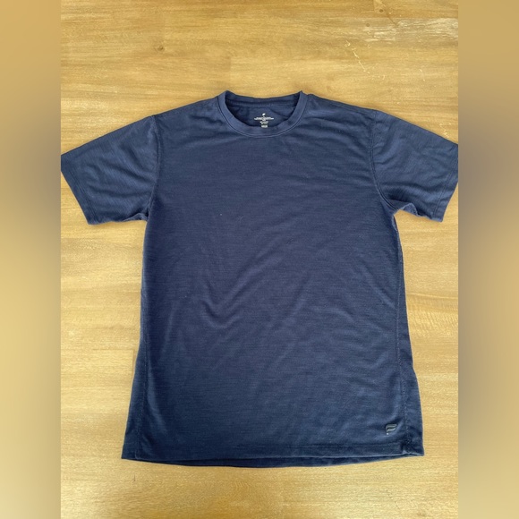 NWOT Fabletics Men’s T-Shirt in Navy Sz M - Picture 1 of 3